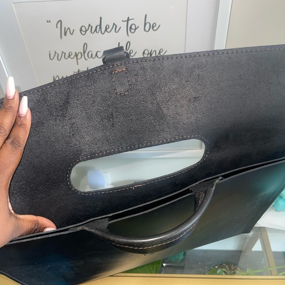 Rustico Leather Attaché Briefcase 💼🖤 - Picture 10 of 16